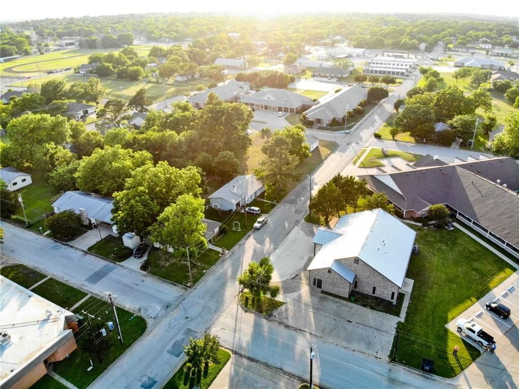1300 London, Bowie, TX 76230